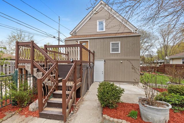 1637 Maple STREET, South Milwaukee, WI 53172