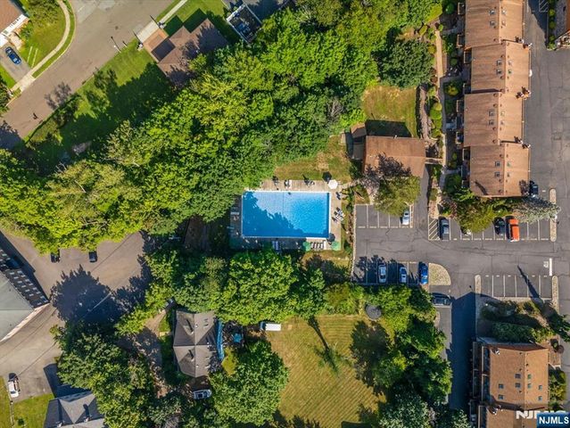 3 Brookside Heights 58, Wanaque, NJ 07465