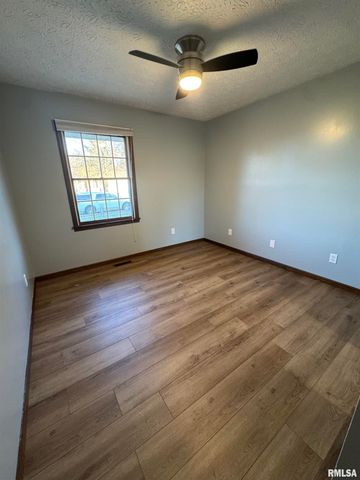 602 OSAGE Drive, Centralia, IL 62801