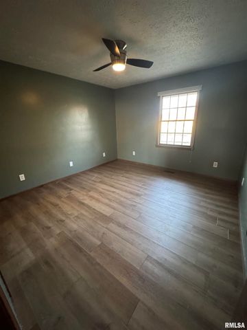 602 OSAGE Drive, Centralia, IL 62801