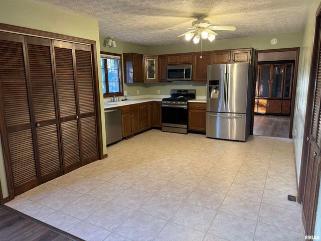 602 OSAGE Drive, Centralia, IL 62801