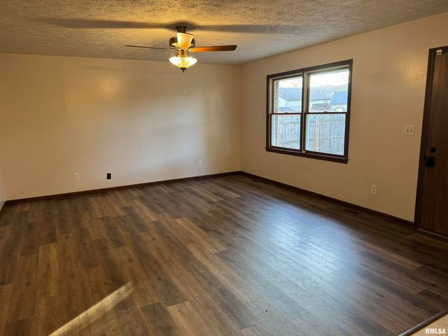 602 OSAGE Drive, Centralia, IL 62801