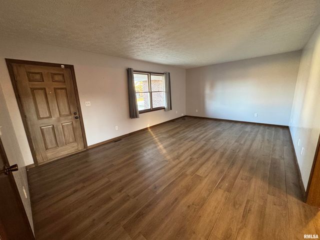 602 OSAGE Drive, Centralia, IL 62801