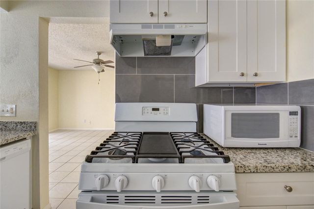 2927 Great Lakes Avenue, Sugar Land, TX 77479