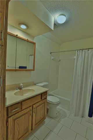13723 W 58th Terrace 7, Shawnee, KS 66216