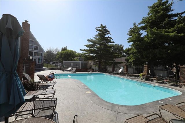 13723 W 58th Terrace 7, Shawnee, KS 66216