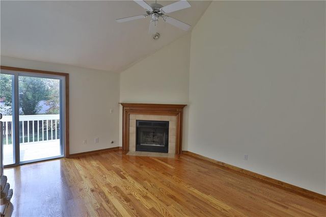 13723 W 58th Terrace 7, Shawnee, KS 66216