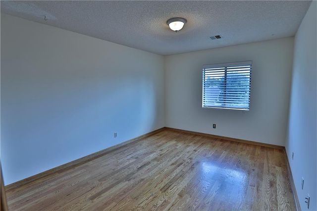13723 W 58th Terrace 7, Shawnee, KS 66216