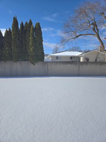 43243 Cape Drive, Sterling Heights, MI 48313