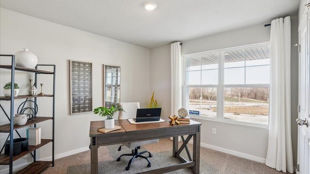 2794 Cecelia Drive, Hiawatha, IA 52233