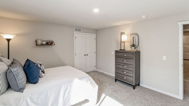 2794 Cecelia Drive, Hiawatha, IA 52233