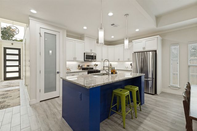 1718 Gallagher Street, Dallas, TX 75212