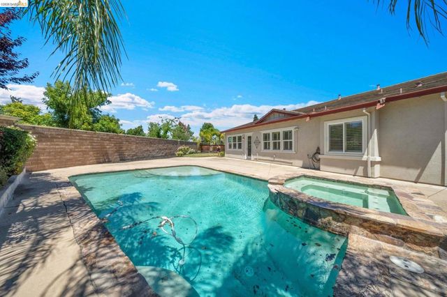 2397 Boulder St, Brentwood, CA 94513