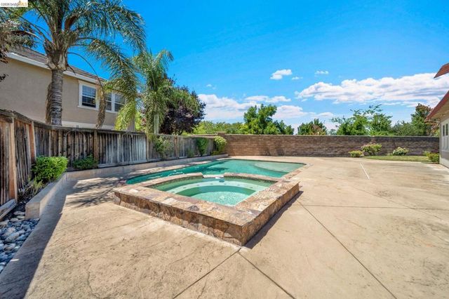 2397 Boulder St, Brentwood, CA 94513