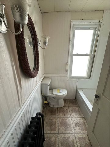 305 W 9th Avenue, Tarentum, PA 15084