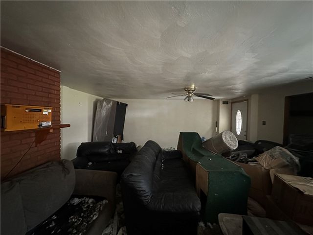 305 W 9th Avenue, Tarentum, PA 15084