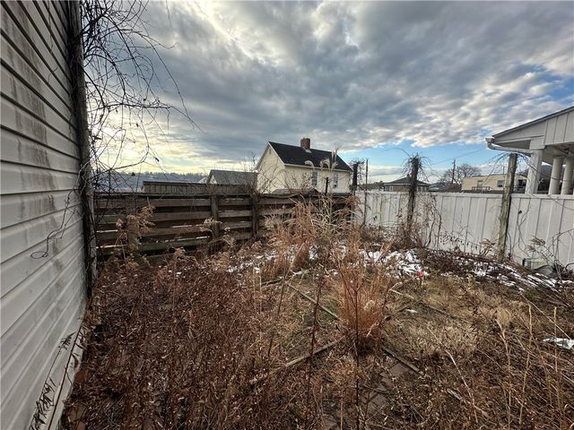 305 W 9th Avenue, Tarentum, PA 15084