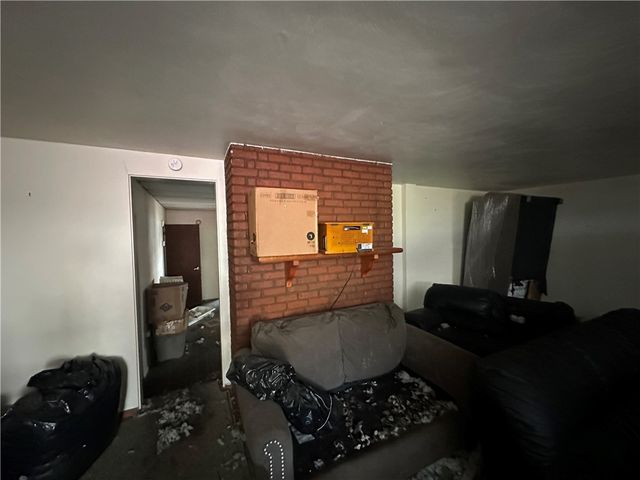 305 W 9th Avenue, Tarentum, PA 15084