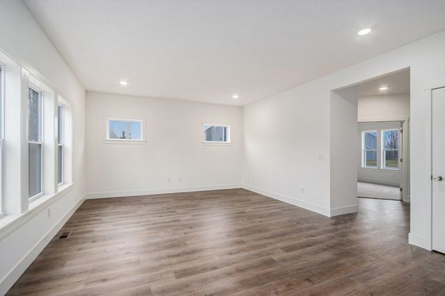 5589 Paxton Court, Portage, MI 49024