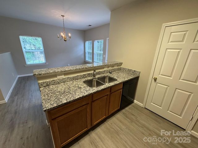 2184 Winthrop Chase Drive, Charlotte, NC 28212