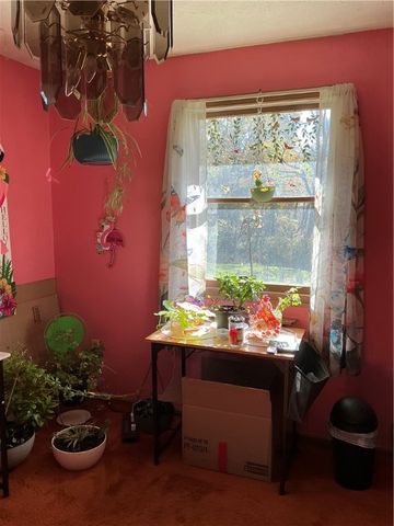 1652 Frew Mill Rd, Shenango Twp, PA 16101