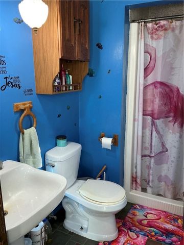 1652 Frew Mill Rd, Shenango Twp, PA 16101