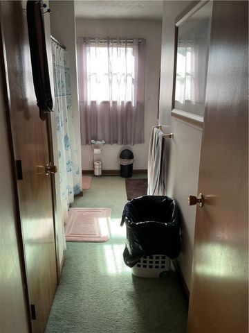 1652 Frew Mill Rd, Shenango Twp, PA 16101