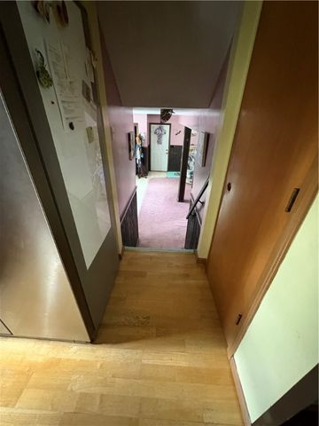 1652 Frew Mill Rd, Shenango Twp, PA 16101