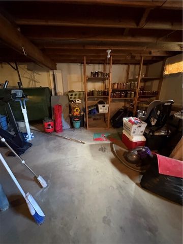 1652 Frew Mill Rd, Shenango Twp, PA 16101