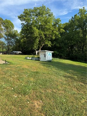 1652 Frew Mill Rd, Shenango Twp, PA 16101