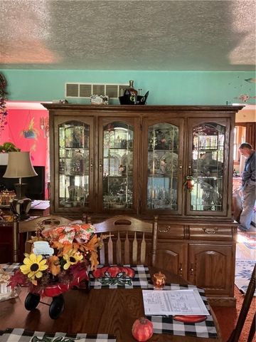 1652 Frew Mill Rd, Shenango Twp, PA 16101