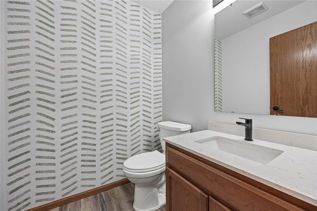 1472 Tower Lane 5, Cedar Rapids, IA 52402