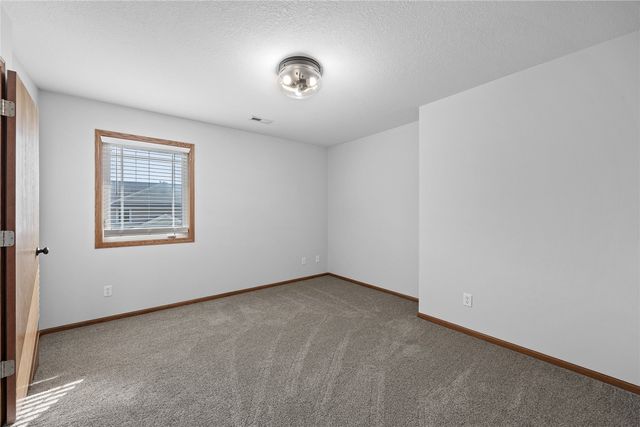 1472 Tower Lane 5, Cedar Rapids, IA 52402