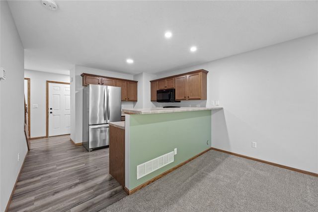 1472 Tower Lane 5, Cedar Rapids, IA 52402