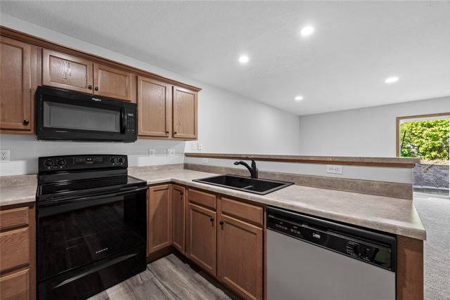 1472 Tower Lane 5, Cedar Rapids, IA 52402