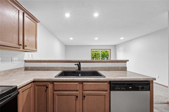 1472 Tower Lane 5, Cedar Rapids, IA 52402