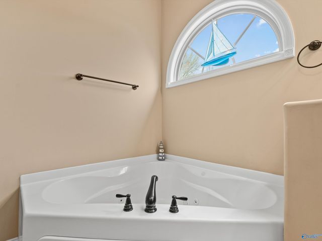 114 Twin Springs Drive, Harvest, AL 35749