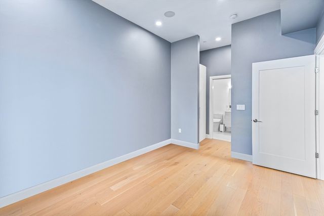 20 W Fifth Street 5E, Boston, MA 02127