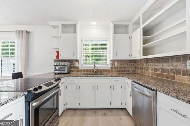 875 White Oak Court, Lawrenceville, GA 30046