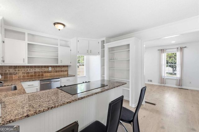 875 White Oak Court, Lawrenceville, GA 30046