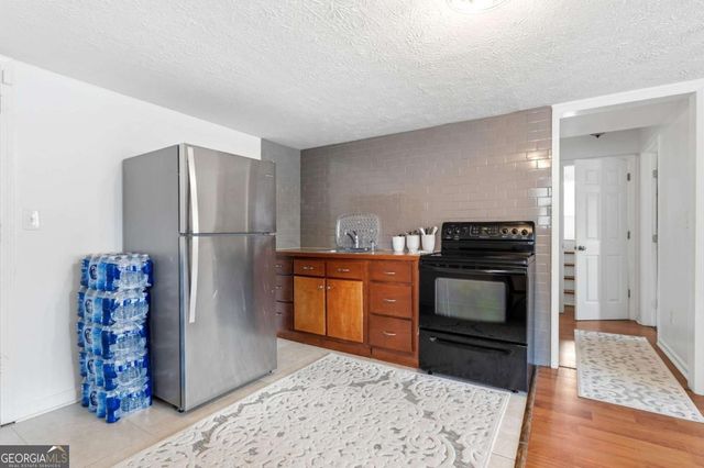 875 White Oak Court, Lawrenceville, GA 30046