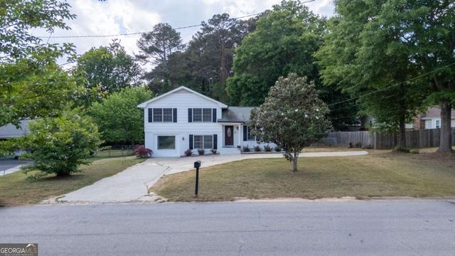 875 White Oak Court, Lawrenceville, GA 30046