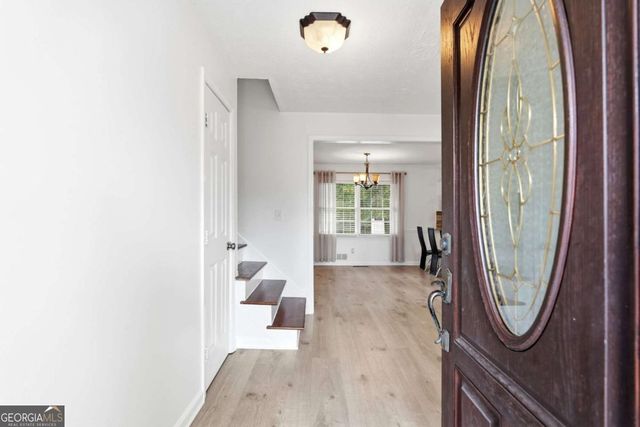 875 White Oak Court, Lawrenceville, GA 30046