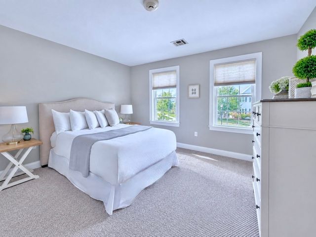 45 Meetinghouse Rd 45, Norfolk, MA 02056