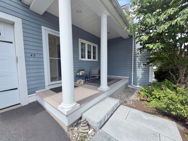 45 Meetinghouse Rd 45, Norfolk, MA 02056