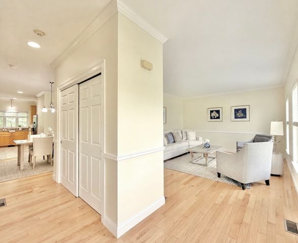 45 Meetinghouse Rd 45, Norfolk, MA 02056