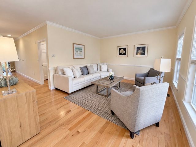 45 Meetinghouse Rd 45, Norfolk, MA 02056