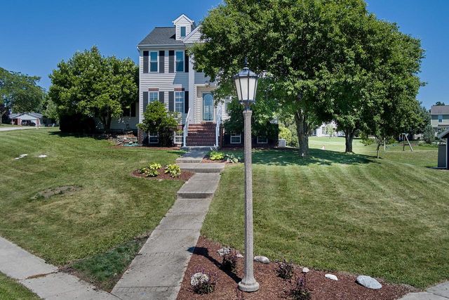 N166W21071 Parkway DRIVE, Jackson, WI 53037