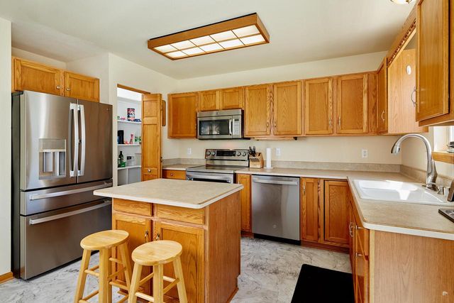 N166W21071 Parkway DRIVE, Jackson, WI 53037