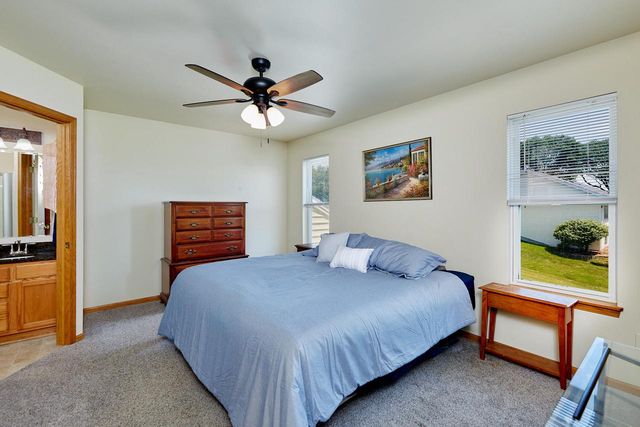 N166W21071 Parkway DRIVE, Jackson, WI 53037